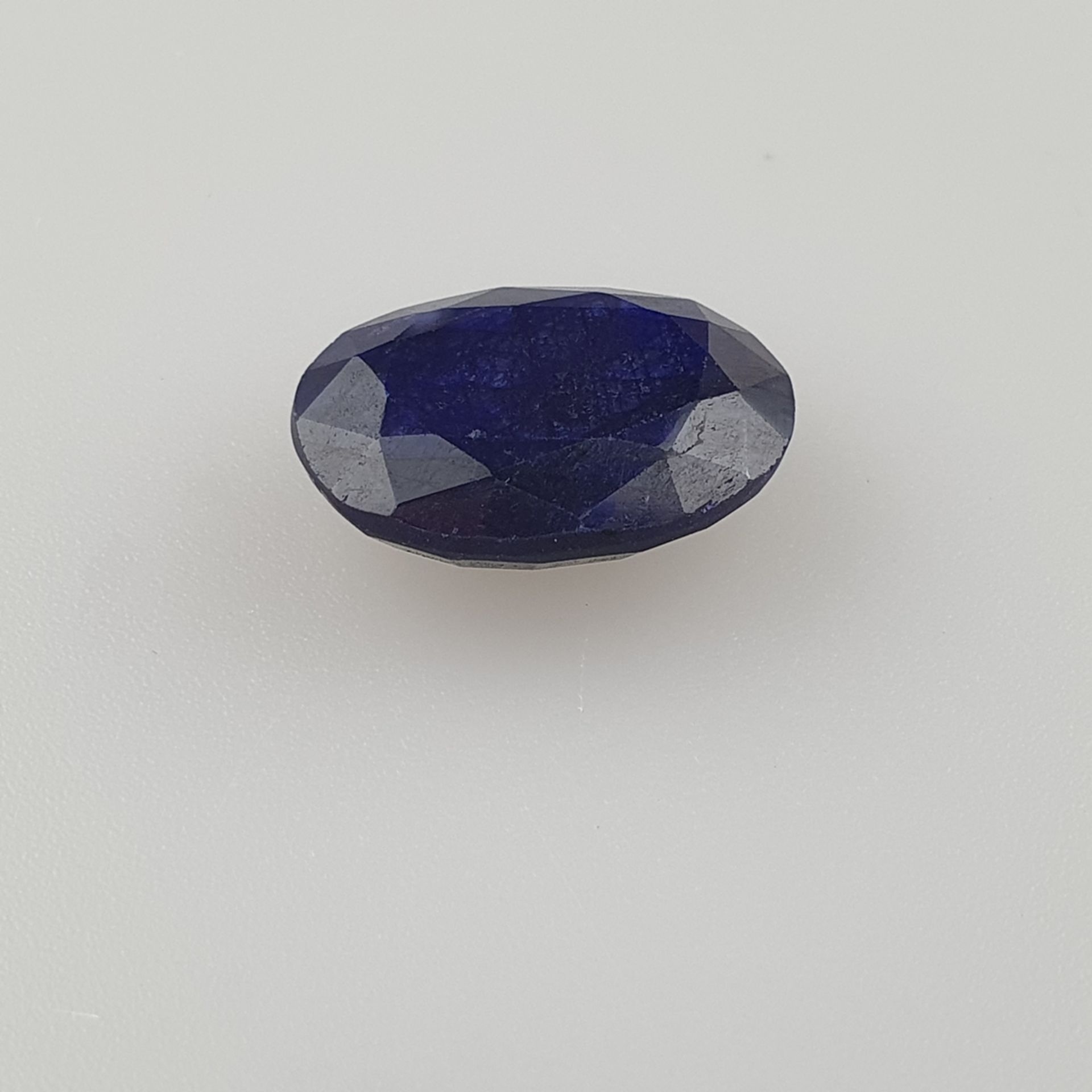 Loser Saphir - dunkelblau, oval facettiert, ca.14,69ct, mit IDT-Zertifikat - Bild 2 aus 6