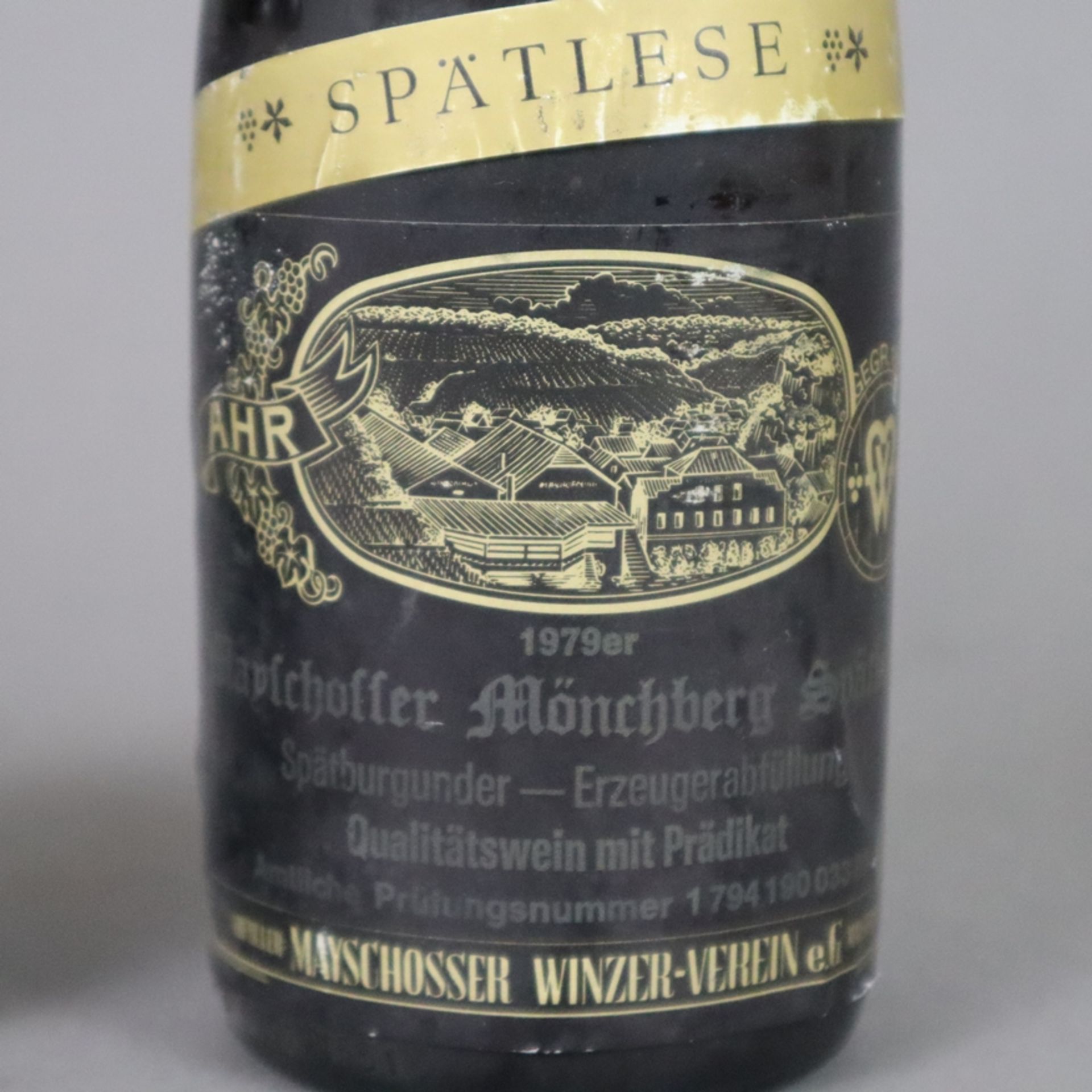 Weinkonvolut - 2 Flaschen, 1976 Mayschosser Mönchsberg, Spätburgunder, Spätlese, je 0,7 L., Flasche - Image 4 of 7