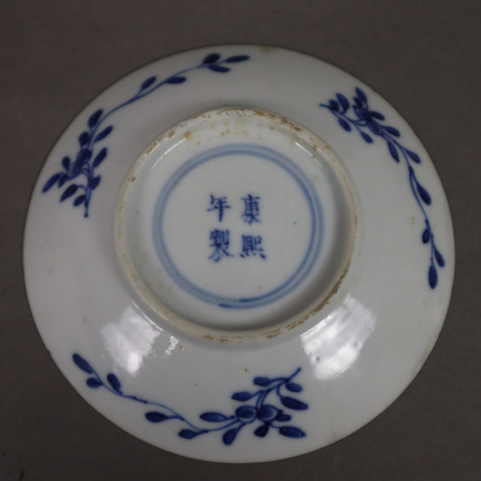 Drei Blauweiß-Tellerchen - China, Porzellan, als Dekor Landschaften mit berittenen Jägern auf Hasen - Bild 8 aus 9