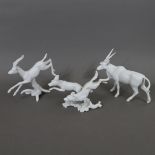 Drei "Serengeti"-Tierfiguren - Goebel, Biskuitporzellan, weiß, 1x afrikanische Windhunde, 1x Gazell