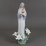 Porzellanfigur "Madonna der Blumen" - Lladro, Spanien, Modellnr. 8322, Entwurf von Jose Javier Mala