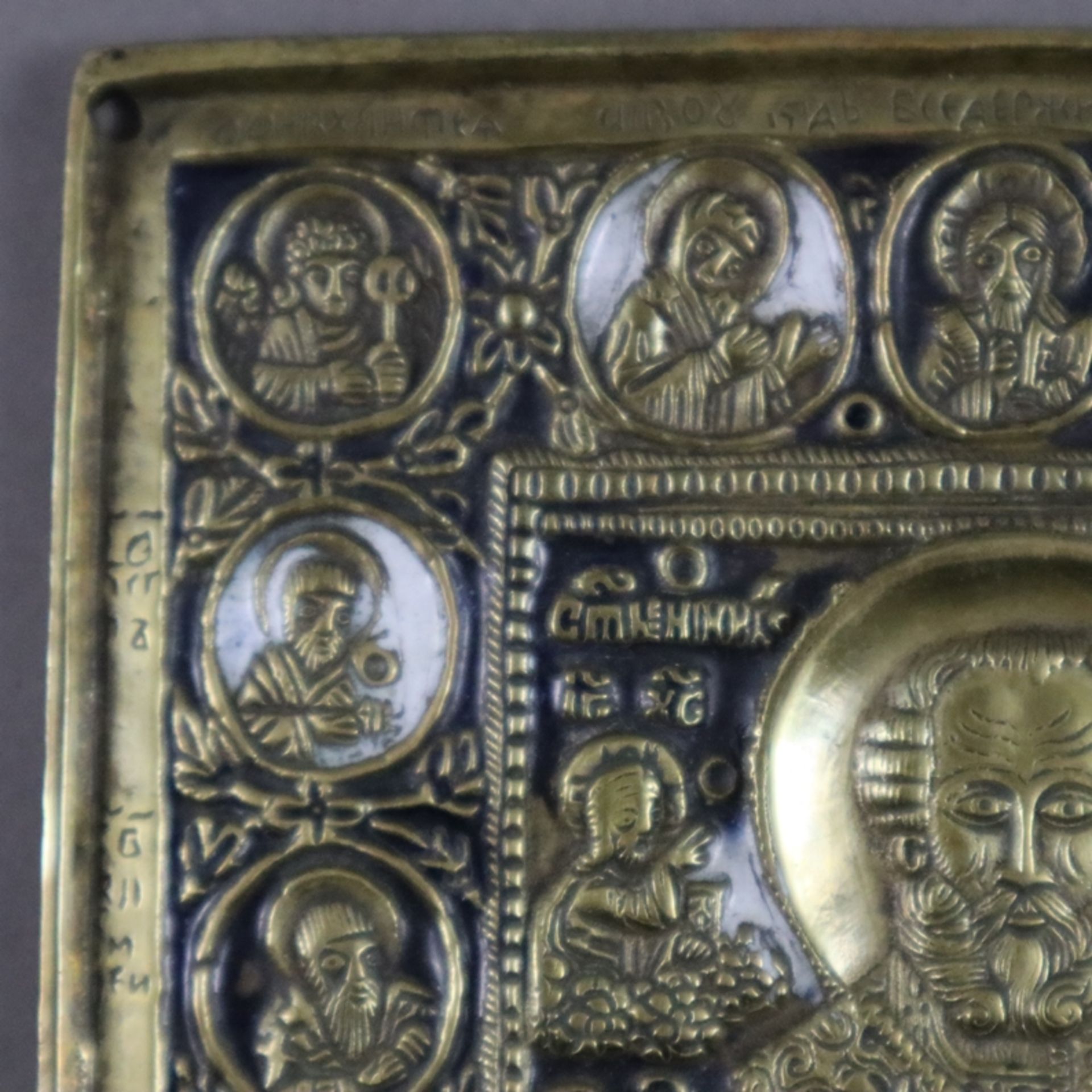 Reiseikone "Hl. Nikolaus" - Russland, 19.Jh., Bronzelegierung, blau-weiß emailliert, Bildfeld mit r - Bild 4 aus 9
