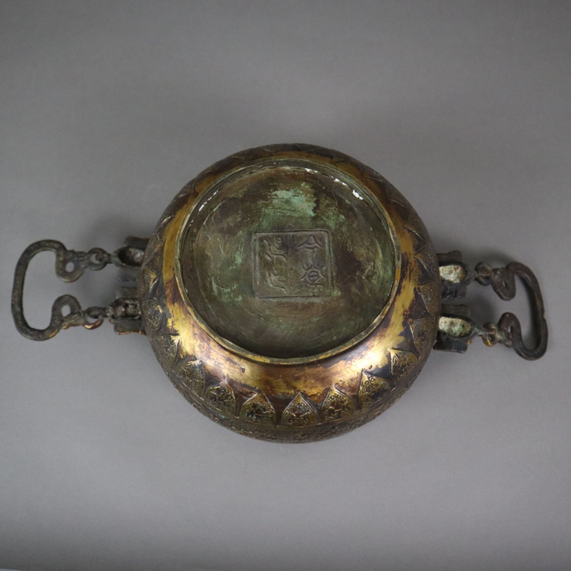 Räucherschale mit Deckel - China, Bronze mit Resten der Vergoldung, halbkugelige Schale auf Standri - Bild 12 aus 14