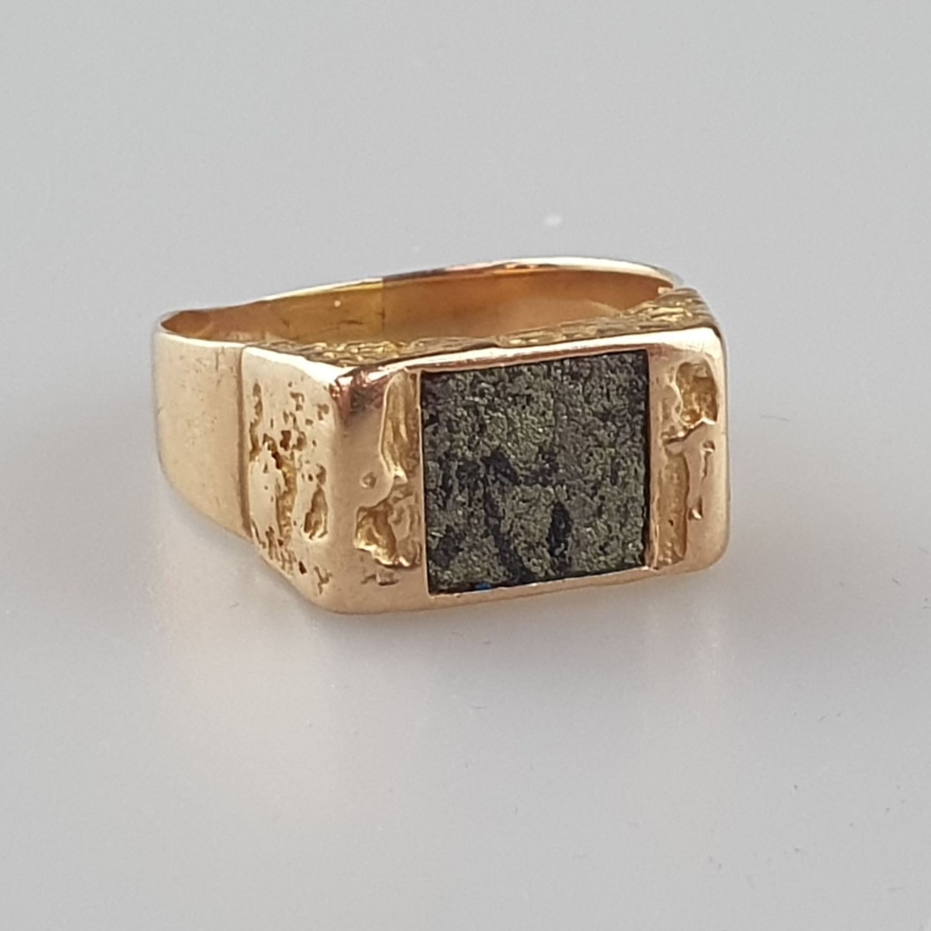 Design-Herrenring - Lapponia/Finnland, Gelbgold 585 /000 (14 K), länglicher rechteckiger Ringkopf m