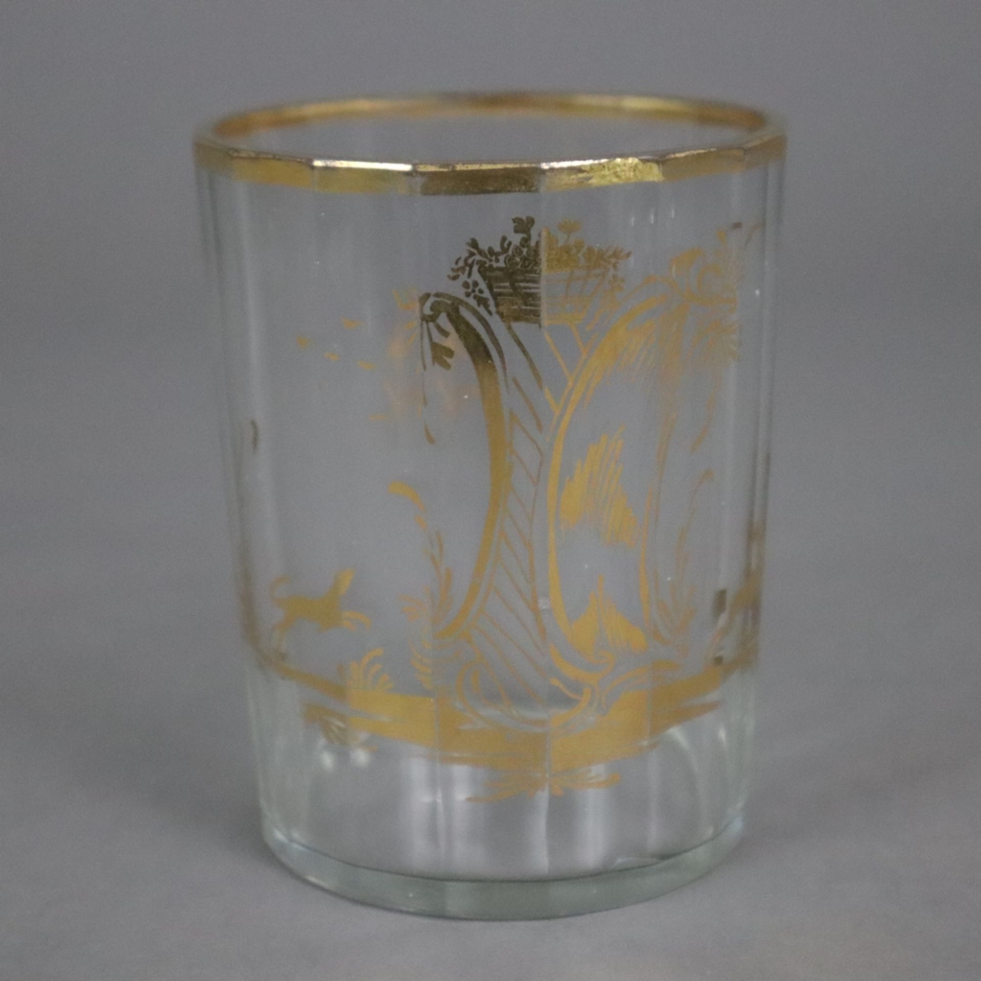 Zwei Glasbecher - Böhmen, Mitte 18. Jh., farbloses Glas mit Goldmalerei, 1x 18-fach facettierter zy - Bild 3 aus 8