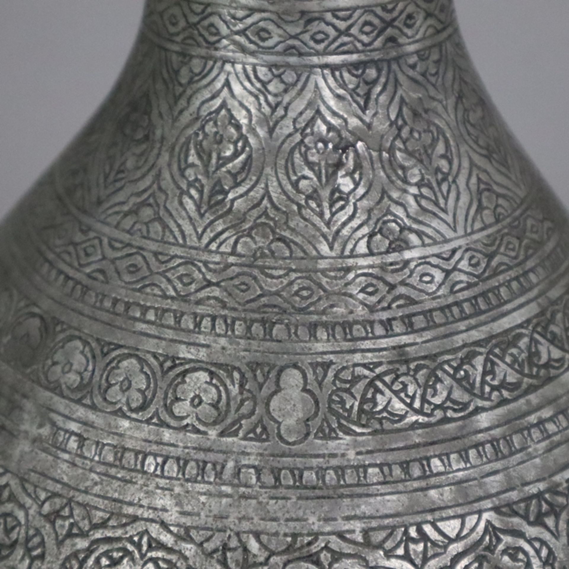 Vase - indopersisch, Kupfer versilbert / verzinnt?, birnförmige Vasenform am Hals durch Ringe gegli - Bild 5 aus 9
