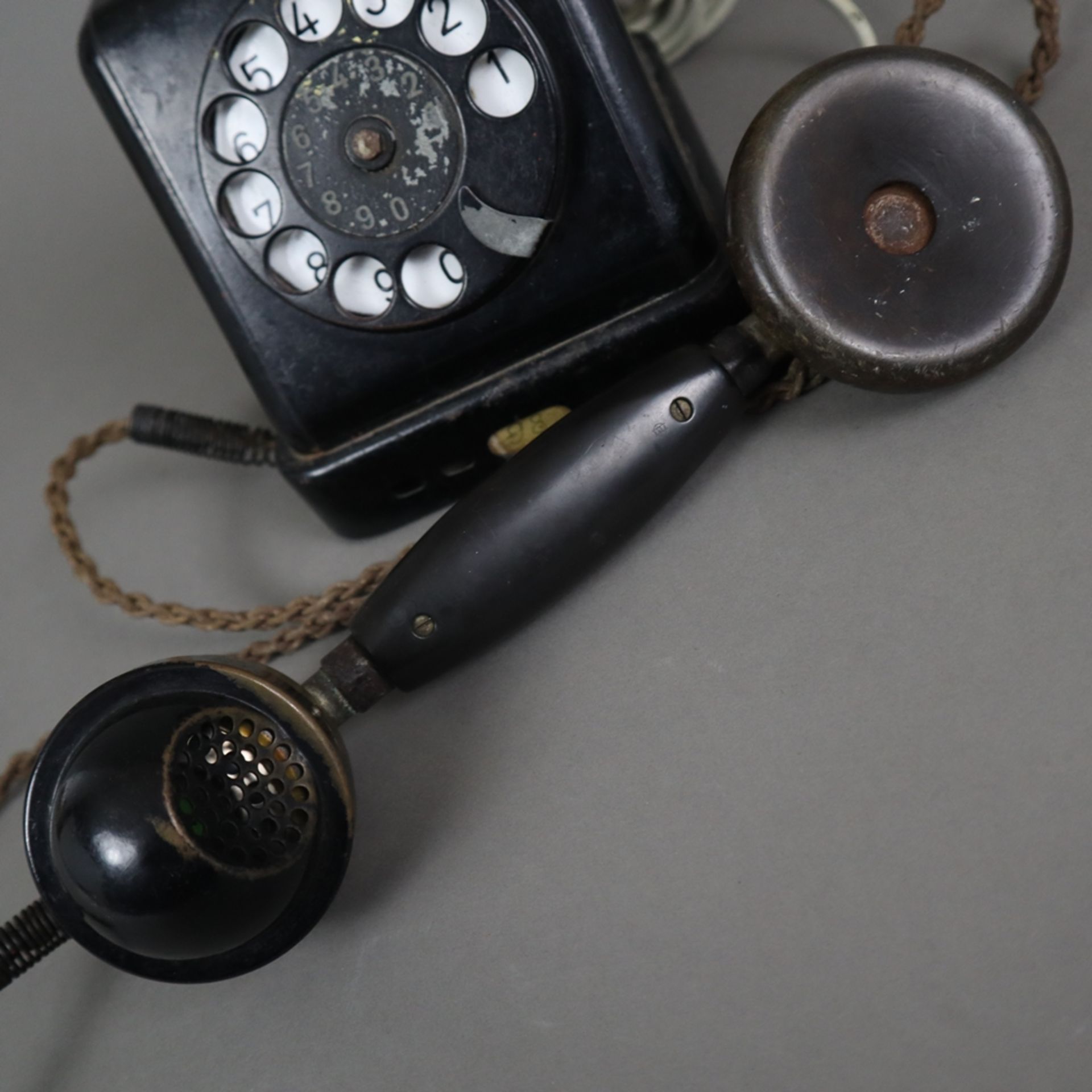 Altes Tischtelefon aus den 1920er Jahren - Modell ZB SA24 von Siemens & Halske, Herstellernummer: 2 - Bild 5 aus 9