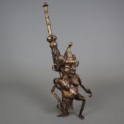 Ritual-Pfeife - Afrika, 20. Jh., Bronze, zweiteilig, Pfeifenkörper in Form einer knienden Figur, rü