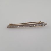 Art Déco-Diamantbrosche - Gelb-/Weißgold 585/000 (14K), Nadel gestempelt, Stabbrosche mit pfeilförm