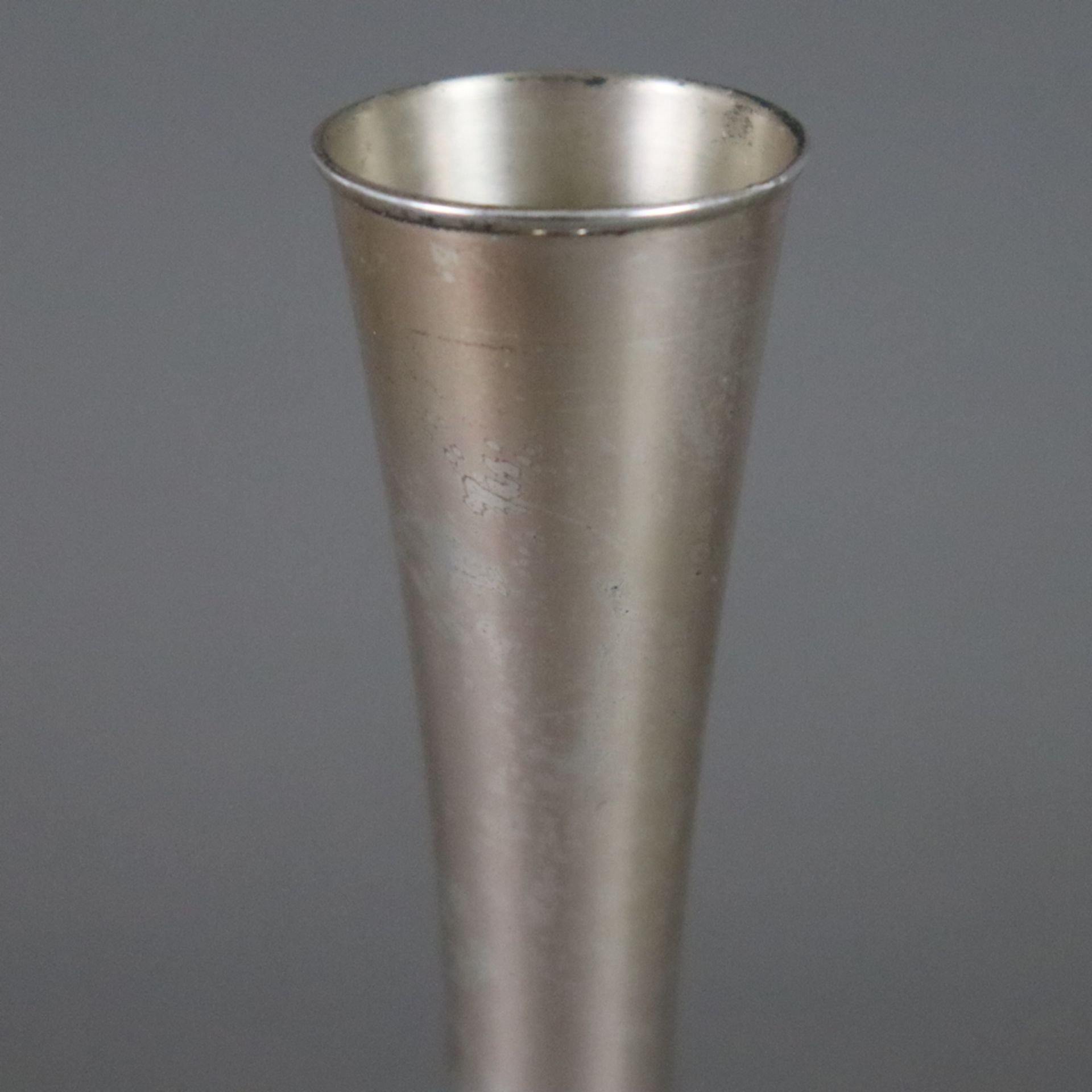 Solifleur-Vase - Wilkens, 835er Silber, Stand mit Perlstabrelief, gestempelt „Wilkens, Firmenzeiche - Bild 2 aus 6