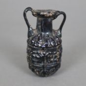 Glasfläschchen - römisch, wohl östliches Mittelmeer ca. 2. - 7. Jh., helles purpurfarbenes Glas, Ba