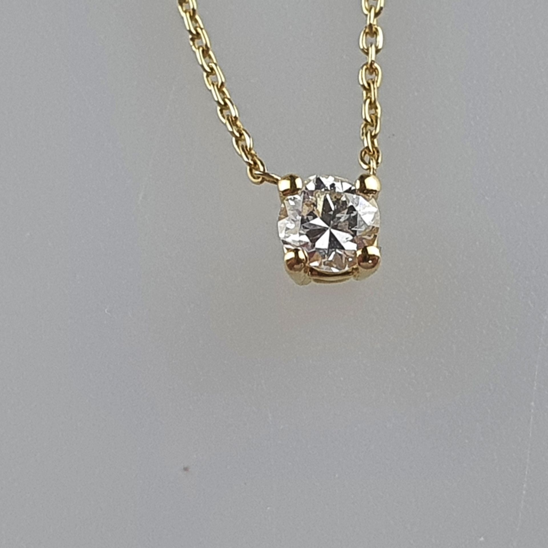 Diamantanhänger mit zarter Kette - Gelbgold 750/000, gestempelt, Anhänger besetzt mit 1 Diamanten v - Bild 2 aus 5