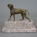 Tierskulptur "Jagdhund" - Bronze, braun patiniert, naturalistische Darstellung in bewegter Pose, na