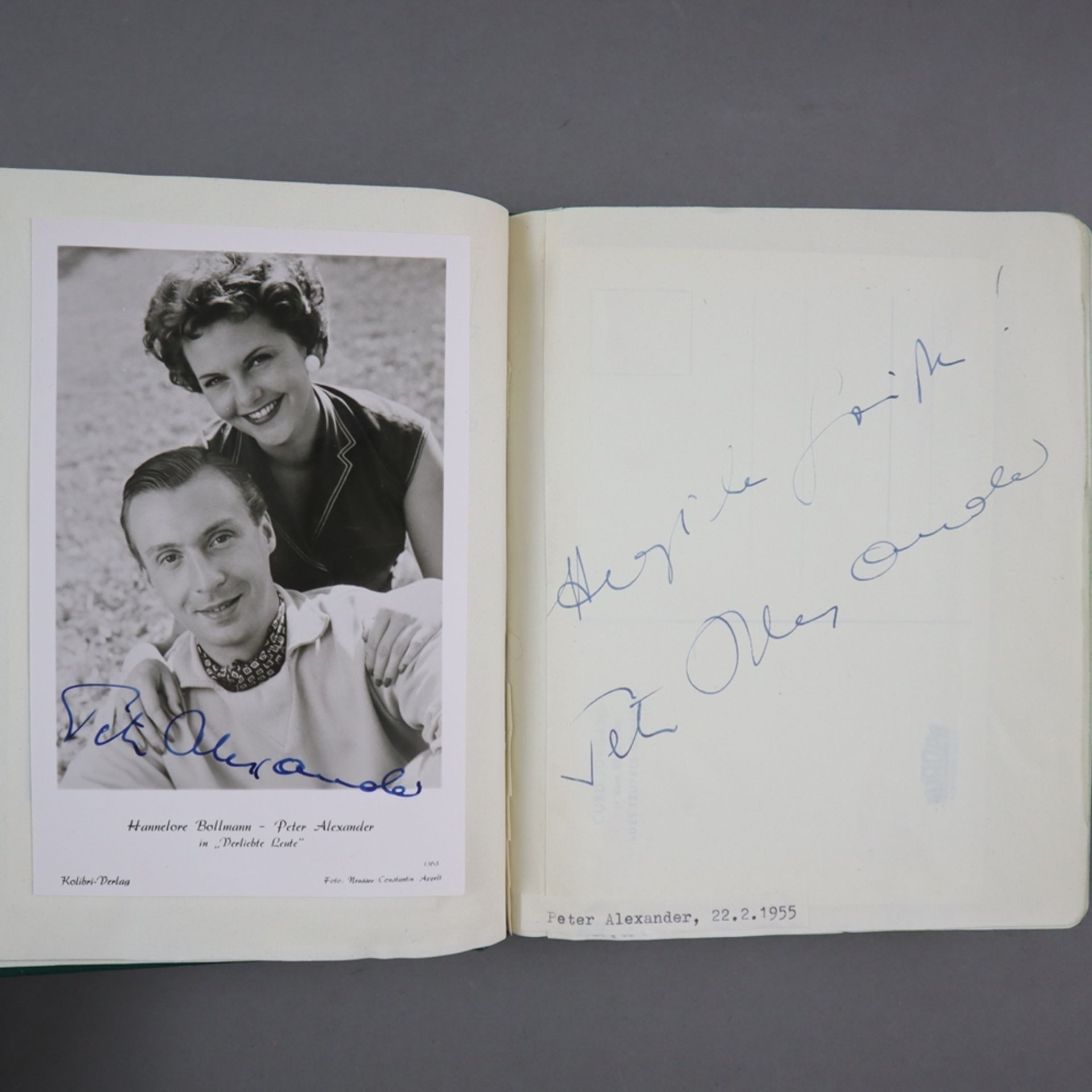 Zwei Autogramm-Alben aus den Jahren 1955 und 1956 & Karton mit unzähligen Fotos von bekannten Persö - Bild 6 aus 9