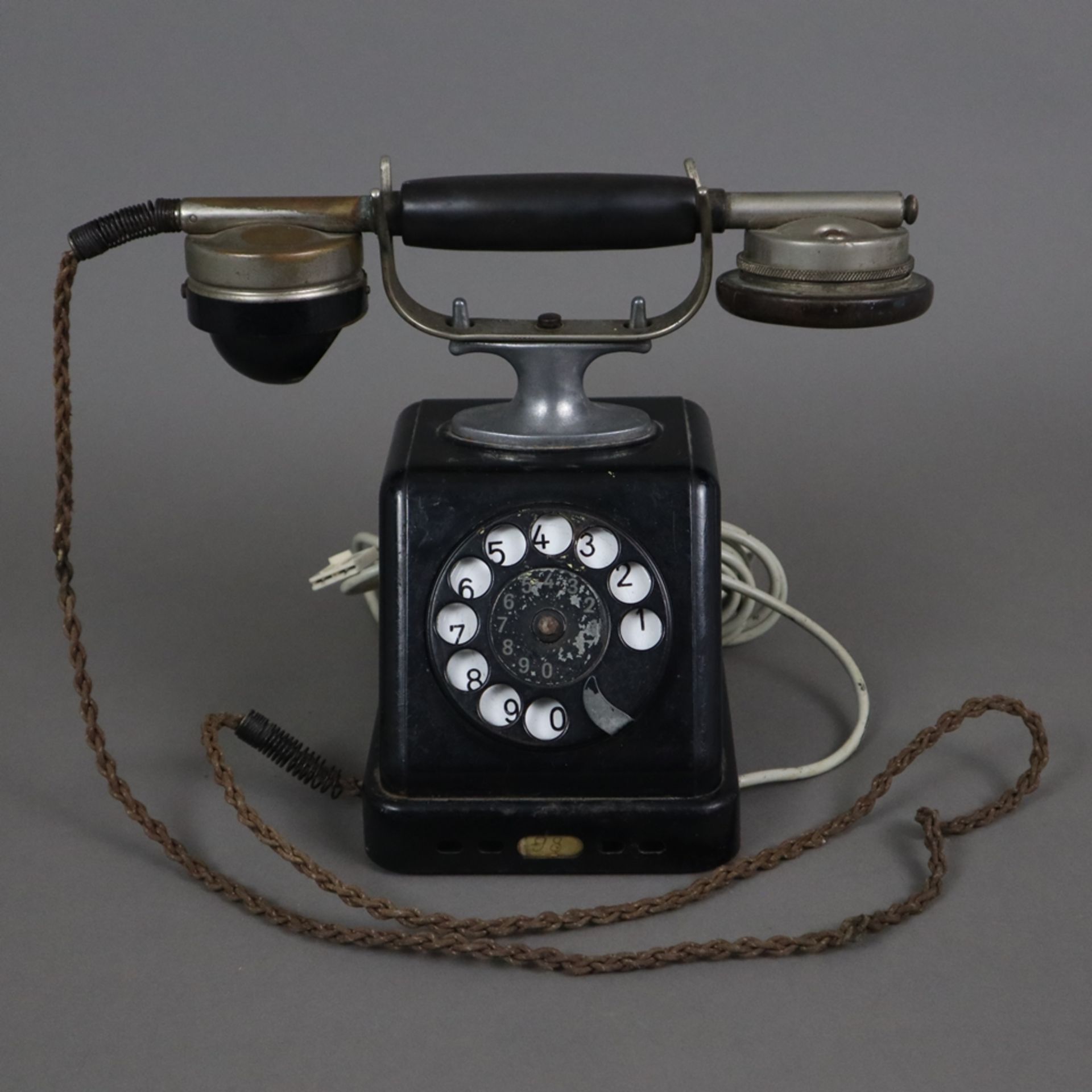 Altes Tischtelefon aus den 1920er Jahren - Modell ZB SA24 von Siemens & Halske, Herstellernummer: 2