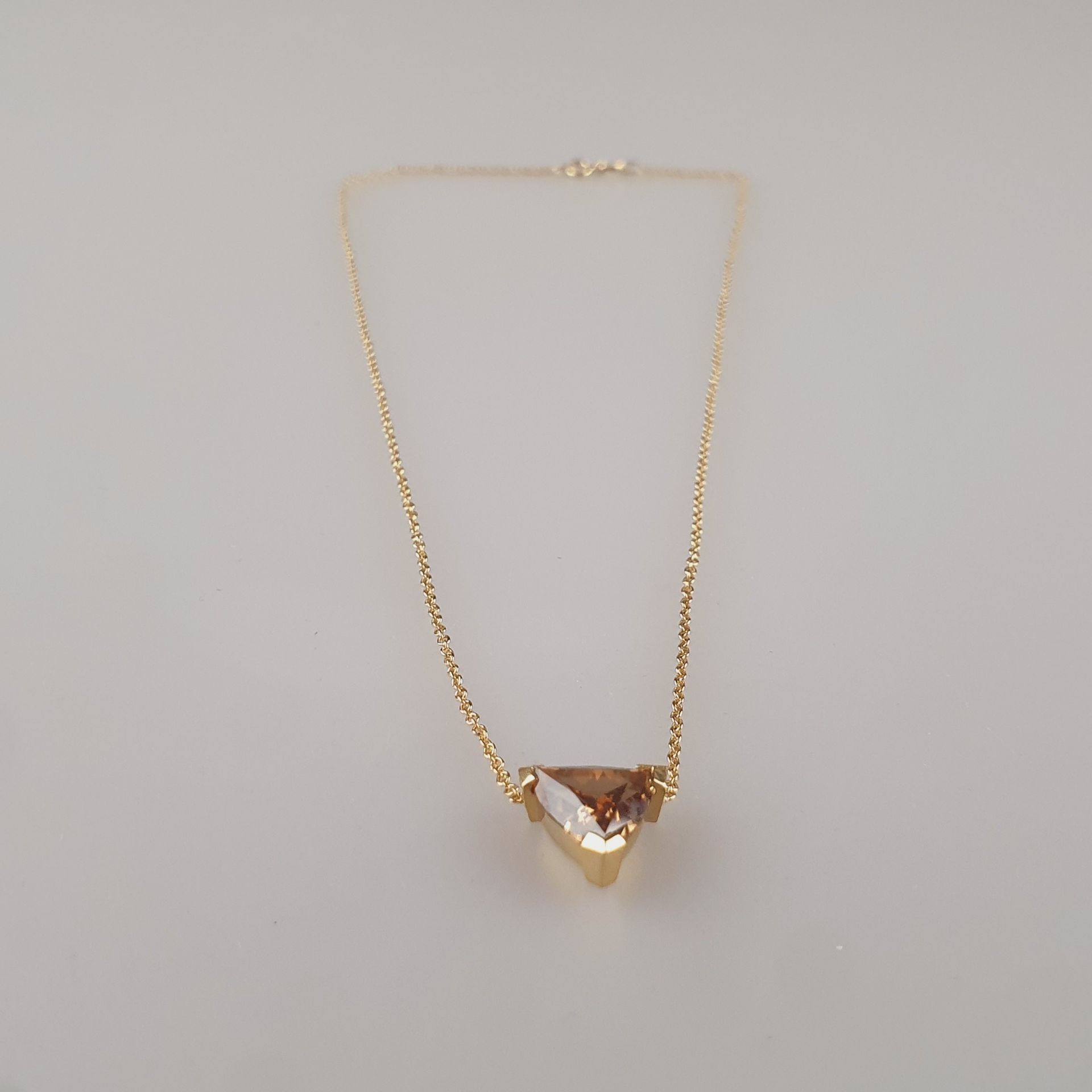 Diamantanhänger an zarter Kette - Gelbgold 750/000, gestempelt, Anhänger besetzt mit 1 Diamanten im - Image 7 of 9