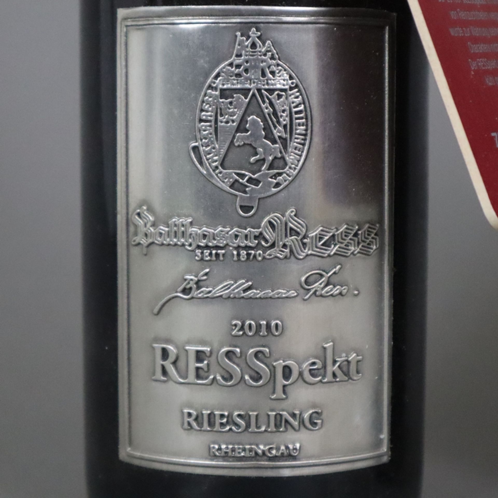 Wein - 2 Flaschen 2010 „RESSpekt“ Rheingau Riesling, je 0,75 l, Füllstand: High Fill, Flasche 537/7 - Bild 3 aus 6