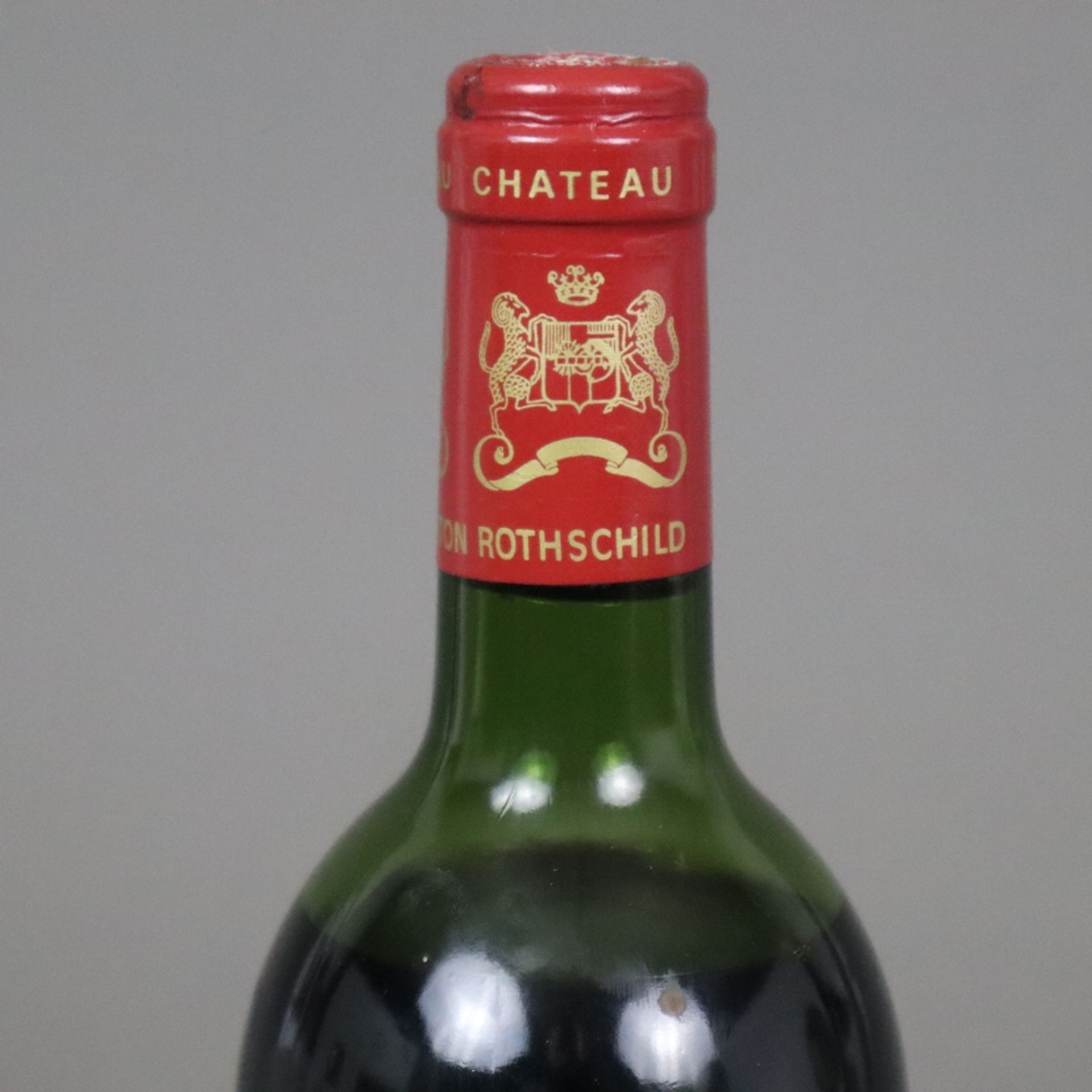 Wein - 1983 Château Mouton Rothschild, Pauillac, France, 75 cl., Füllstand: Lower Mid Shoulder, Eti - Bild 2 aus 8