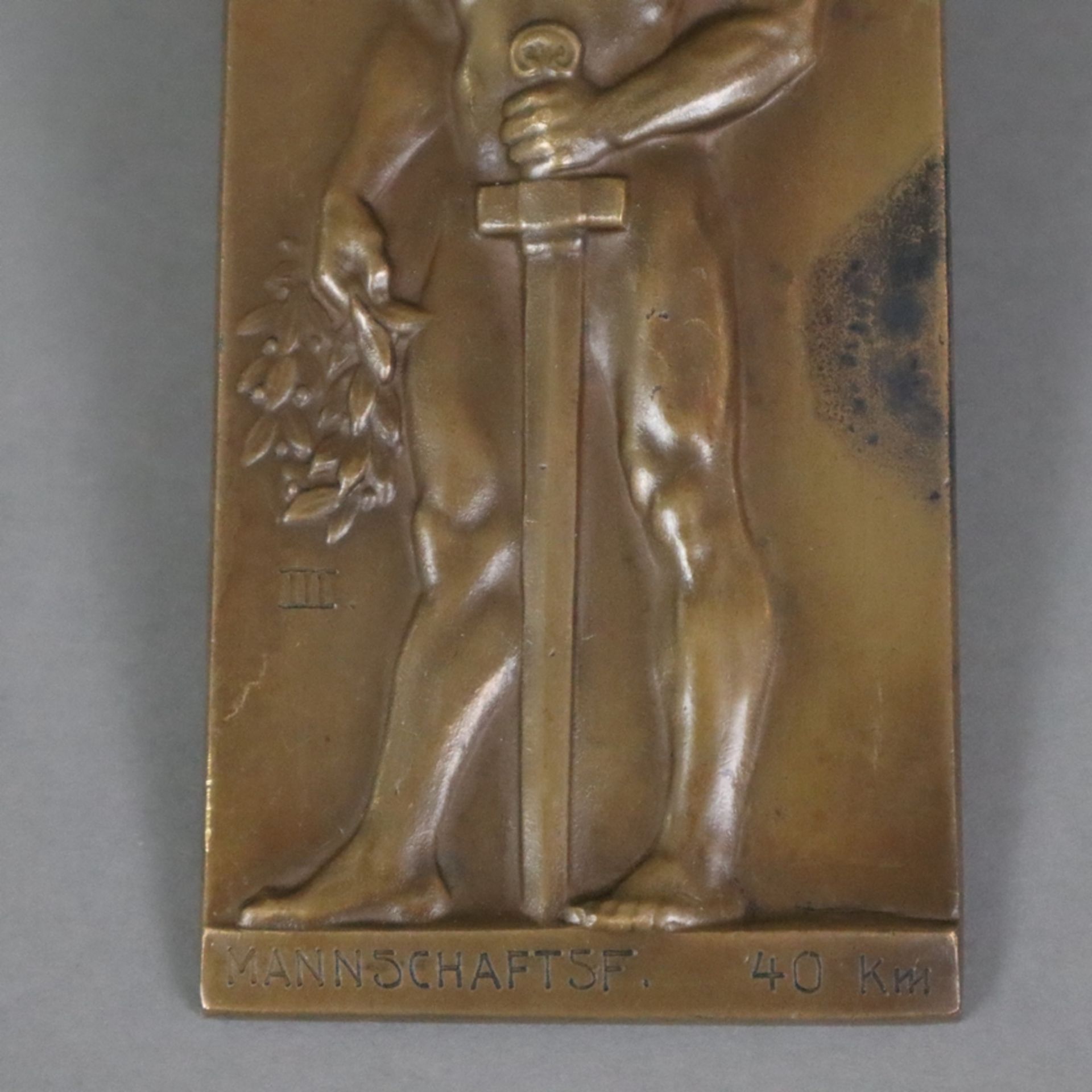 Bronzeplakette "Wiener Sport Club 1927" - hochrechteckige Form mit abgerundetem Abschluss, Reliefde - Bild 3 aus 4