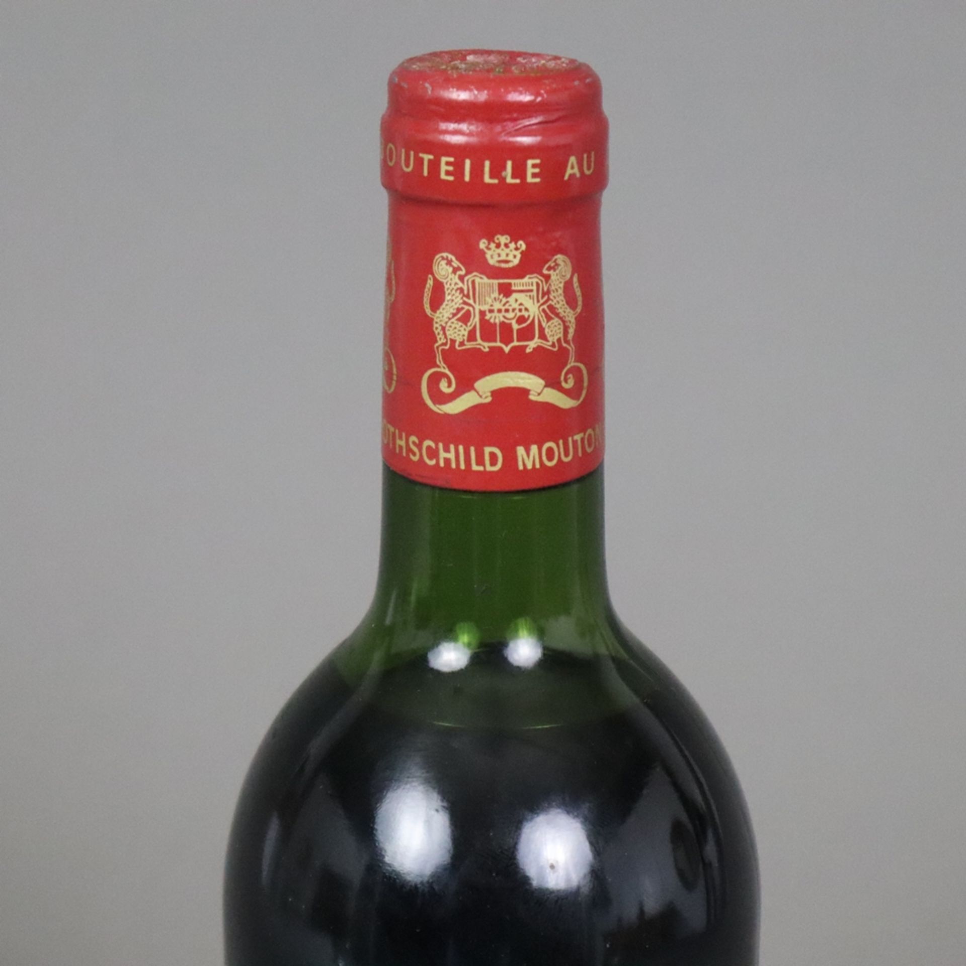 Wein - 1983 Château Mouton Rothschild, Pauillac, France, 75 cl., Füllstand: Upper Mid Shoulder, Eti - Bild 2 aus 8