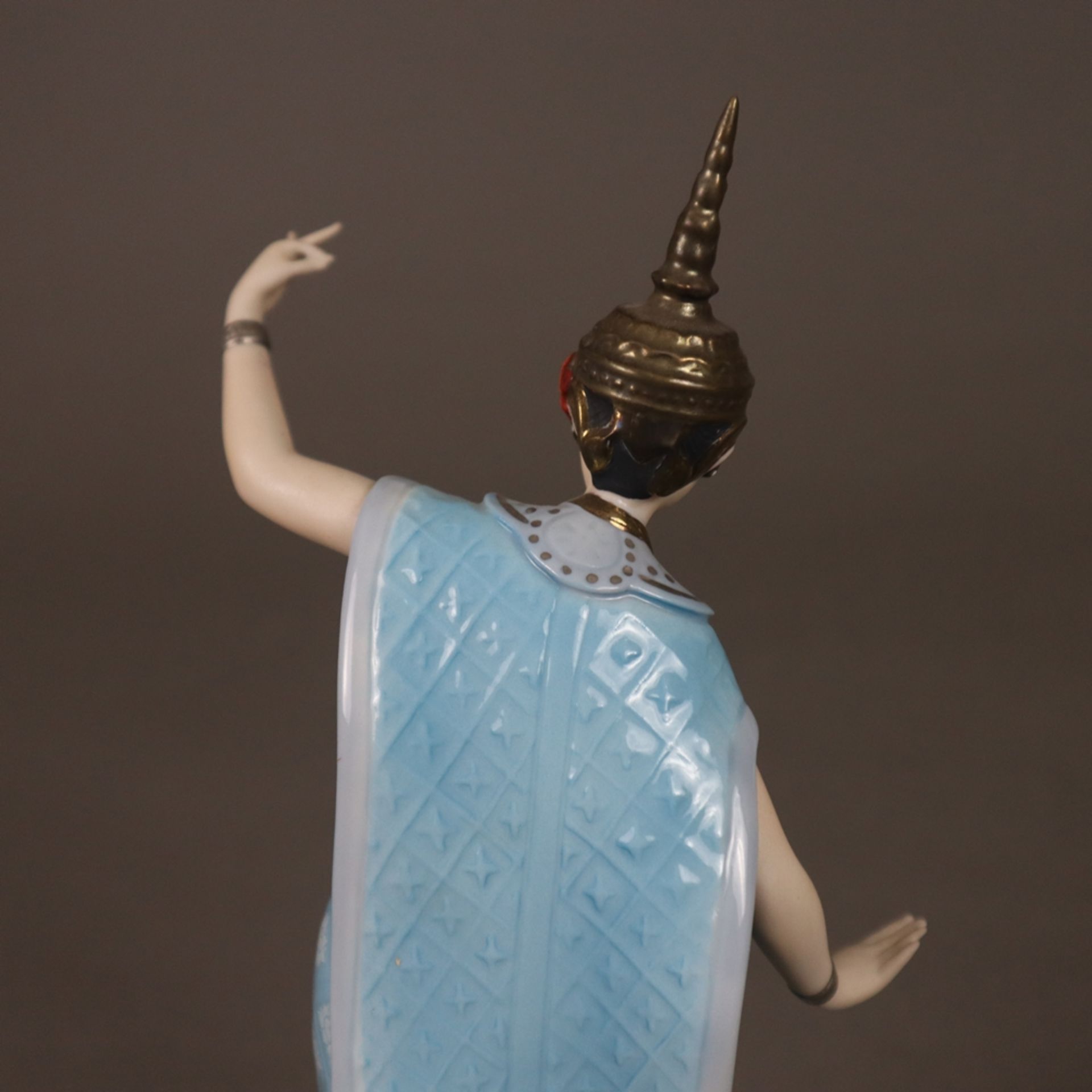 Porzellanfigur "Suriya - thailändische Tänzerin" - Goebel, Porzellan, polychrom bemalt, auf runder - Bild 7 aus 10