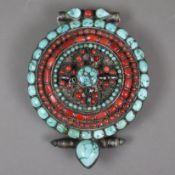Großes Amulett / Gau mit Türkis- und Koralle-Besatz - Tibet, Silber, runde Form, rückseitig abnehmb