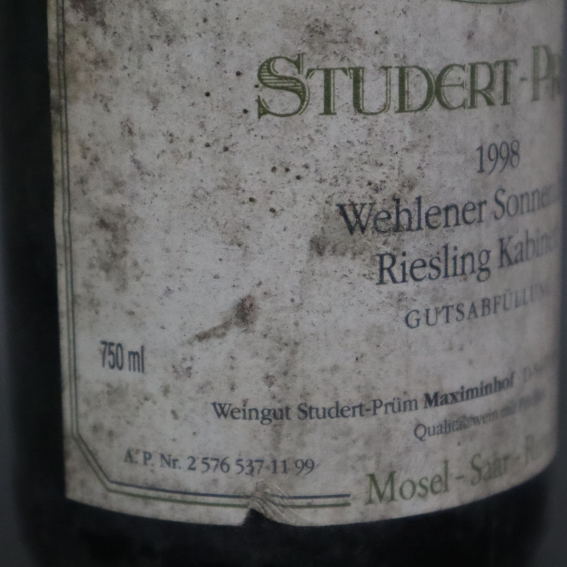 Wein - 1998 Wehlener Sonnenuhr Riesling Kabinett, Füllstand: Into Neck, Flasche und Etikett verschm - Bild 5 aus 6