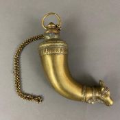 Kleine Zier-Pulverflasche mit Nandi-Kopf - Indien, Gelbbronze, Schraubverschluss mit Kette, L.ca. 1