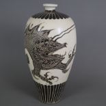 Vase 'Meiping' im Stil der 'Cizhou'-Ware - China, Steinzeug, Wandung in schmaler Meiping-Form mit c