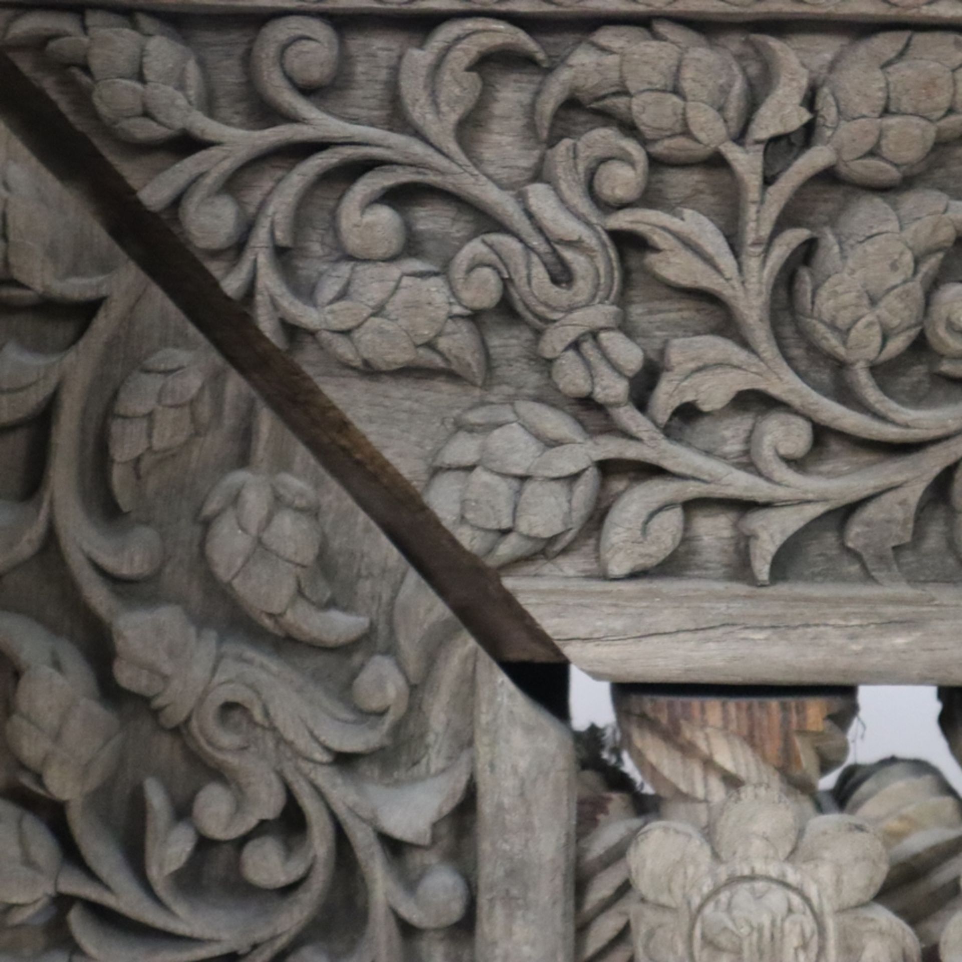 Kunstvoll geschnitzte Holzfragmente - Pakistan / Indien, 19.Jh. oder früher, aus mehreren Teilen zu - Bild 8 aus 14