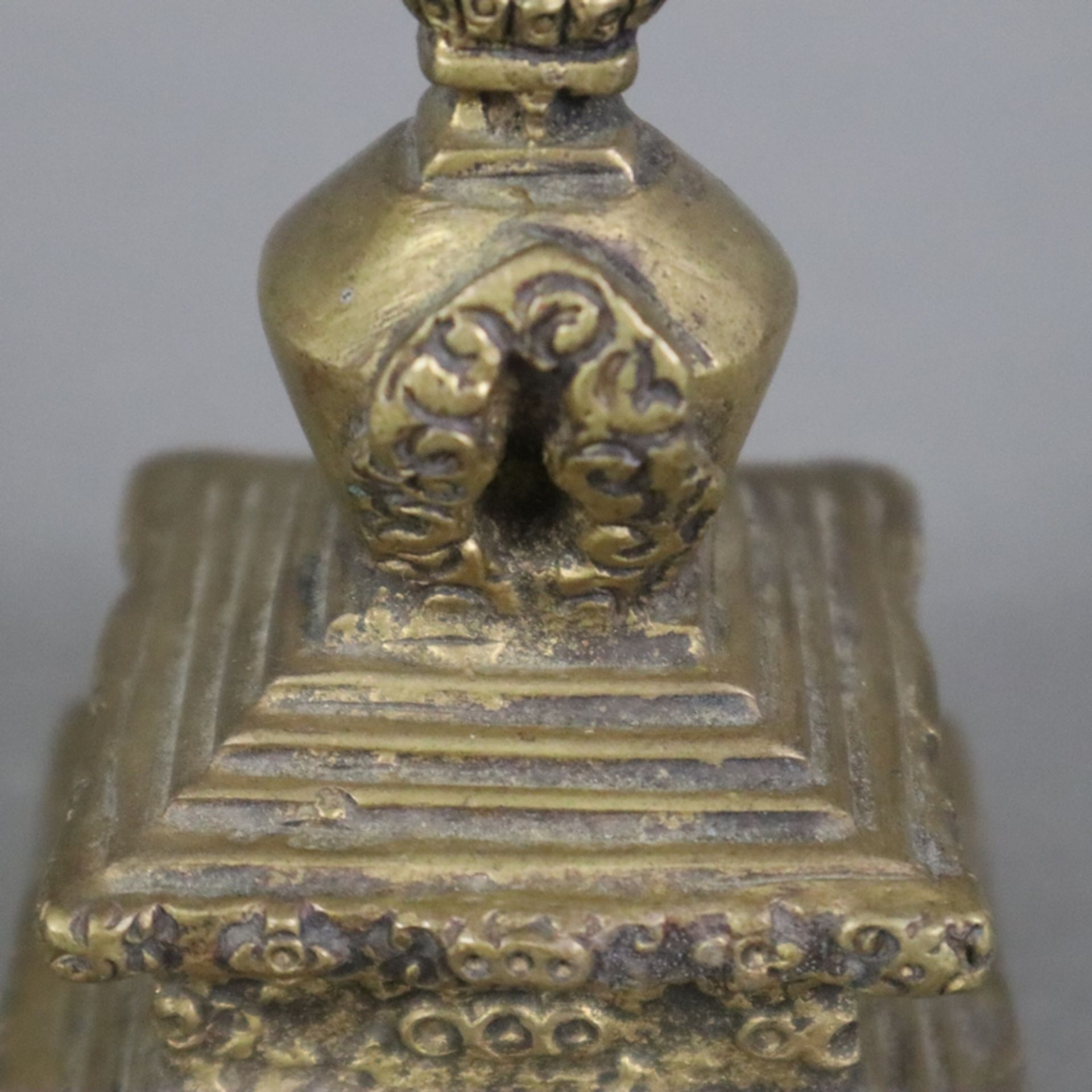 Kleine Stupa - Indien/Nepal, Bronzelegierung, H: ca. 12 cm, Gewicht ca. 595 g - Bild 3 aus 7