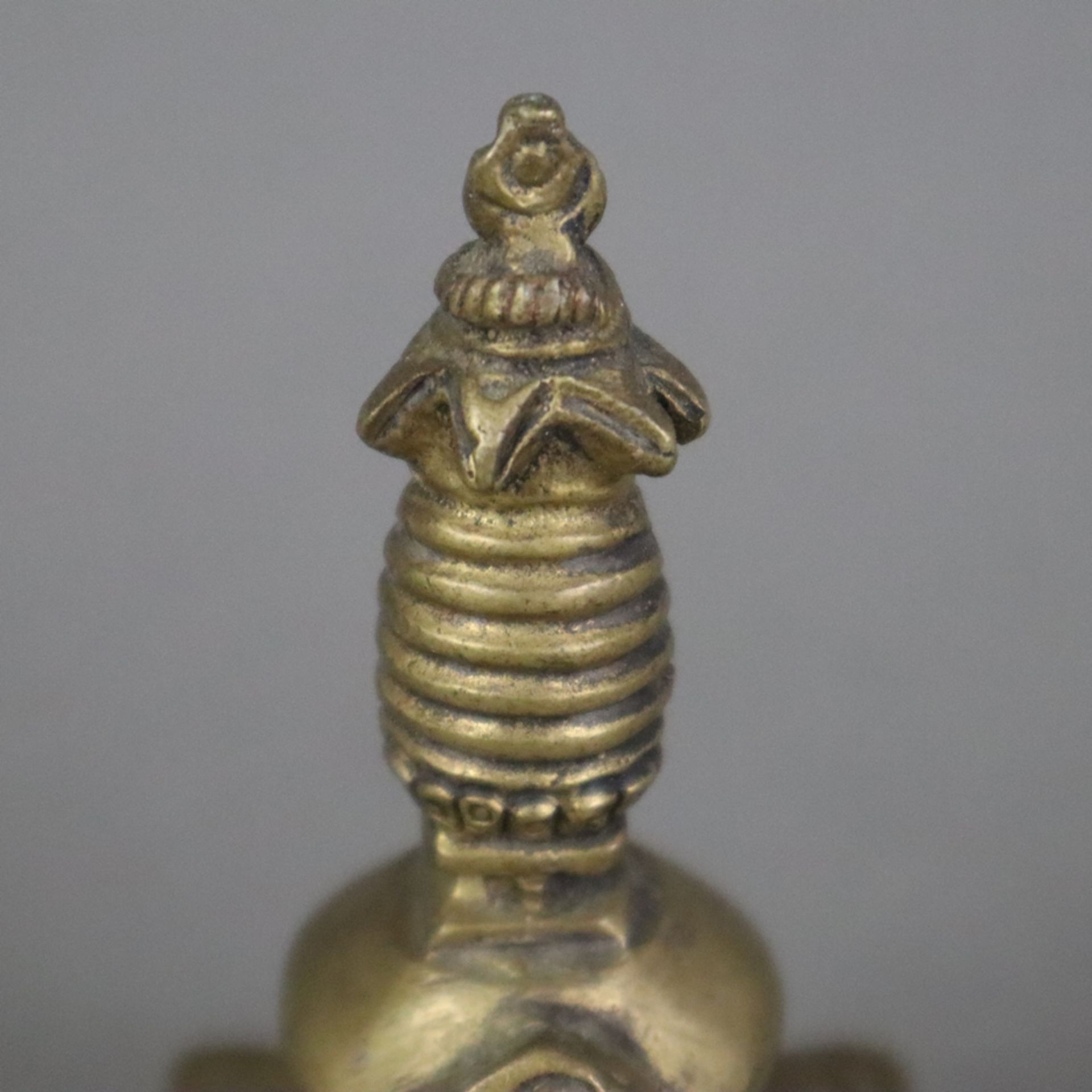 Kleine Stupa - Indien/Nepal, Bronzelegierung, H: ca. 12 cm, Gewicht ca. 595 g - Bild 2 aus 7
