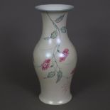 Balustervase - Rosenthal, Porzellan mit matter cremefarbener Glasur und feiner Blütenbemalung "Wind