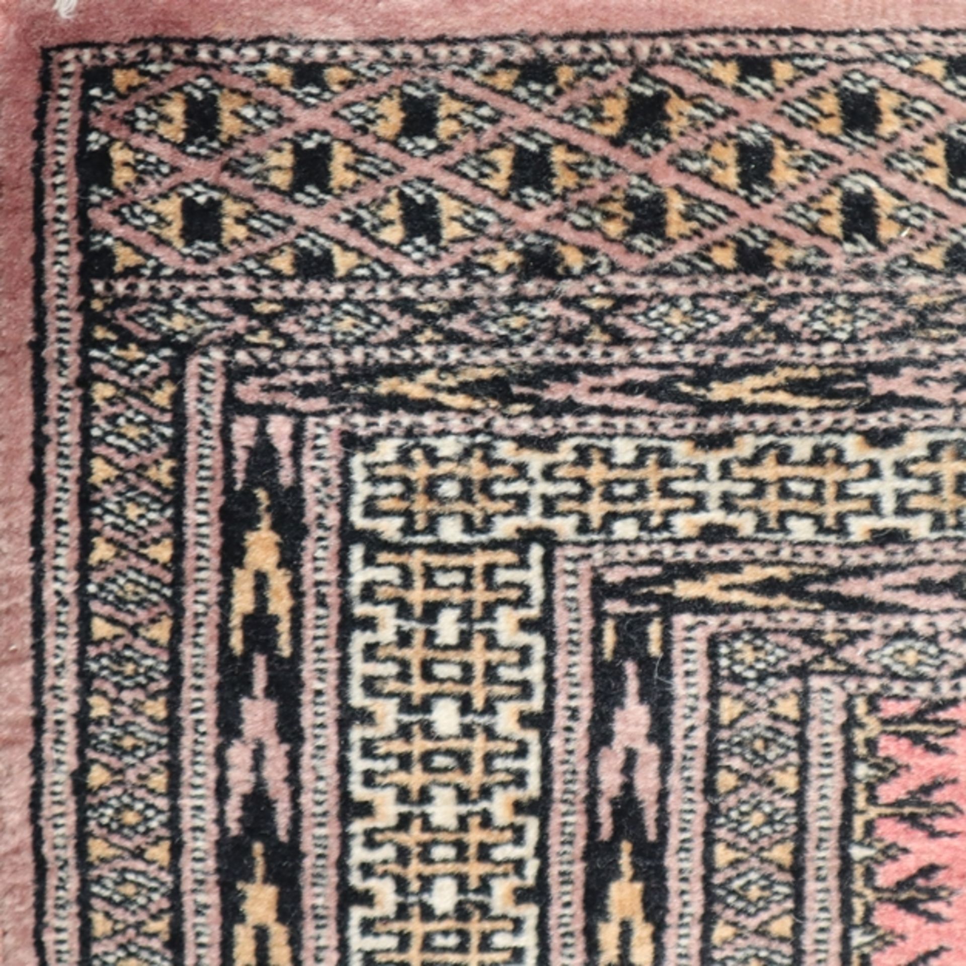 Buchara-Läufer - Pakistan, 20. Jh., Wolle, ornamental gemustert, ca. 265 x 82 cm, Gebrauchsspuren,  - Bild 6 aus 7
