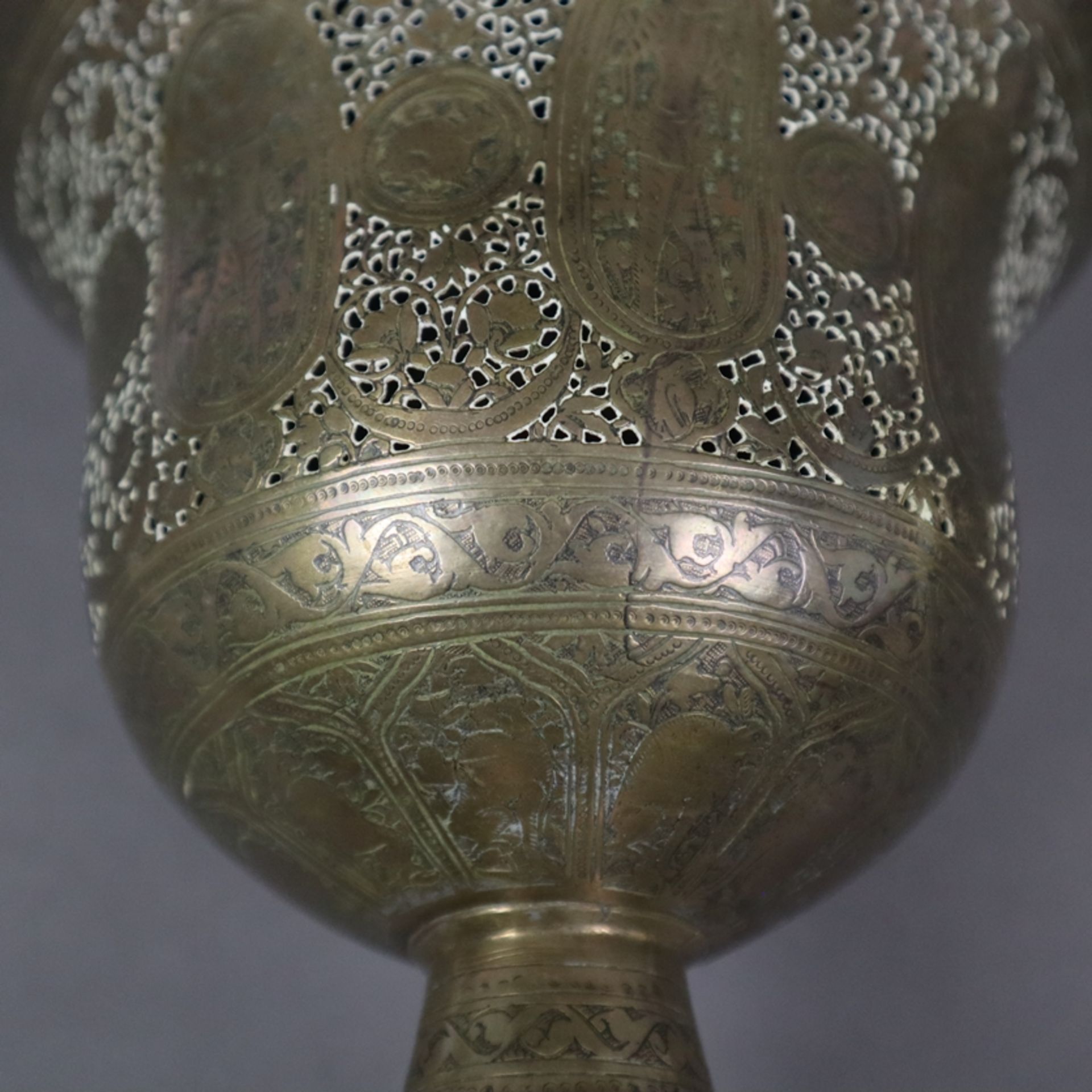 Potpourri-Deckelgefäß - Persien, 19.Jh. oder früher, Messing, gefußte Kelchschale mit Haubendeckel, - Bild 11 aus 15