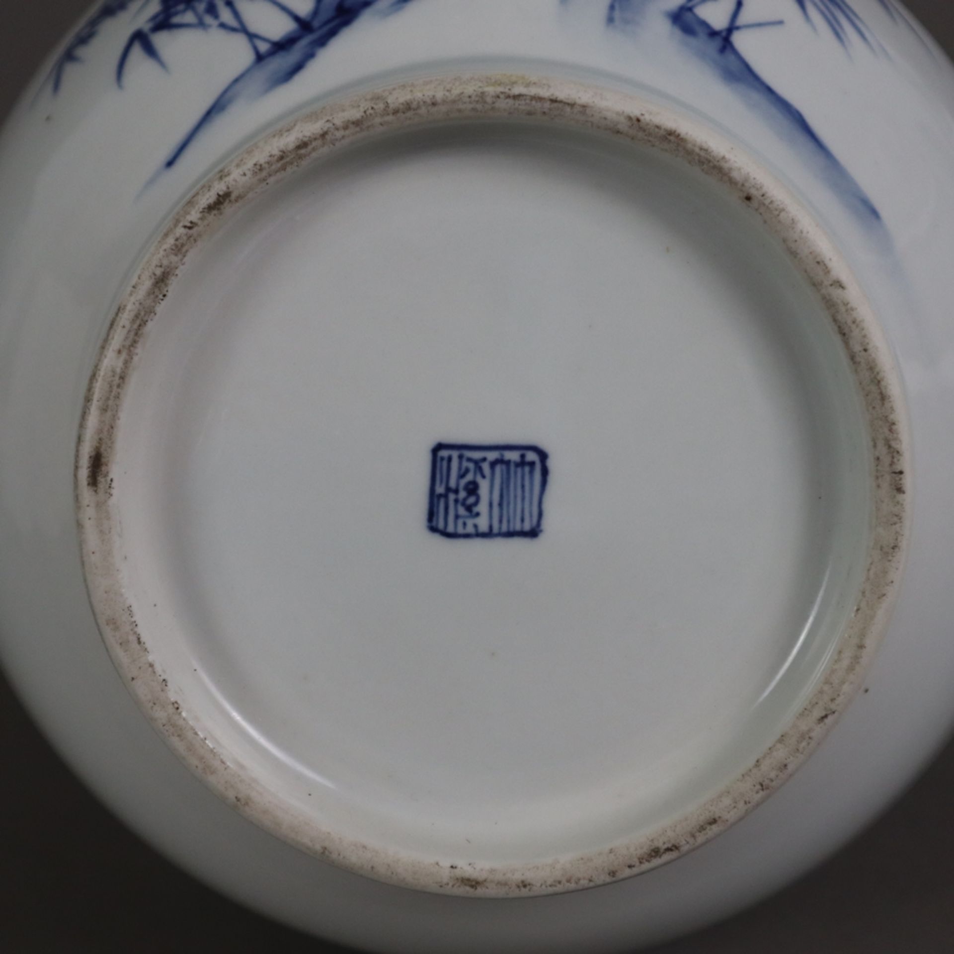 Flaschenvase - Tian qiu ping-Typus, China 1.Hälfte 20.Jh., Bemalung in Blau und Rot mit Vogelschwar - Bild 9 aus 10
