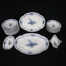 Speiseservice - Meissen, Marcolini Zeit (1774-1813), 23-teilig, Porzellan, Spiegel und Fahne mit un