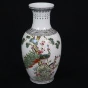 Balustervase - China, Jingdezhen, 20. Jh., weiße Porzellanvase mit abgesetzter Schulter und ausgest