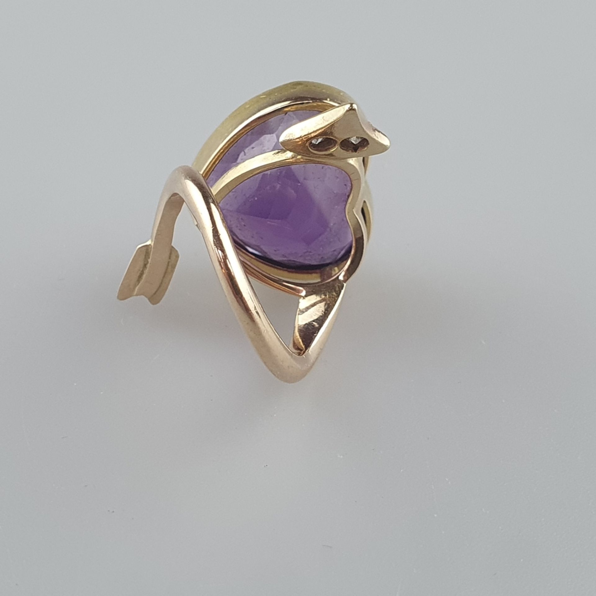 Ausgefallener Amethystring mit Diamanten - Gelbgold 585/000 (14 K), innen gestempelt, herzförmiger  - Bild 4 aus 4