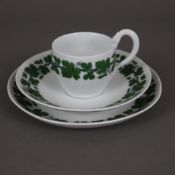 Kaffeegedeck - Meissen, 20. Jh., Porzellan, Empire-Form mit Schwanenhalshenkel, Weinlaubdekor in Gr