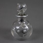 Kleiner Parfümflakon - USA, flächendeckend überaus filigraner Jugendstil-Rankendekor in Silver-Over
