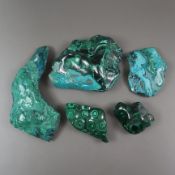 Konvolut Mineralien - 5-tlg, Malachit / Chrysokoll/ Marmor, schön poliert, Maße ca. 9 x 6,5 / 10 x 