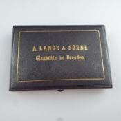 Uhrenkasten für Taschenuhr- A. Lange & Söhne, Glashütte bei Dresden, Holzbox, außen: schwarz mit go