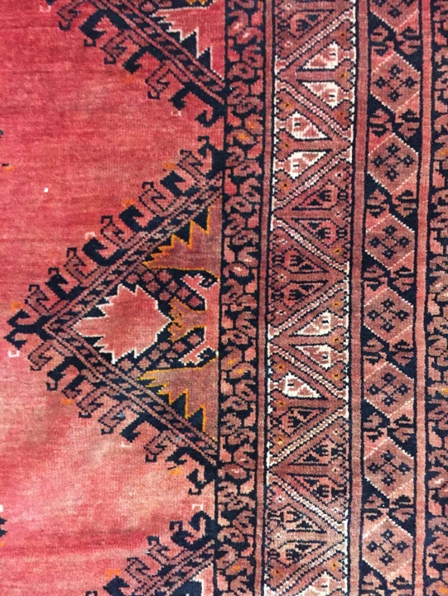 Belutsch - Afghanistan, 20.Jh., Wolle, rotgrundig, rechteckiges Mittelfeld, mehrfache Bordüre, Fran - Bild 7 aus 9