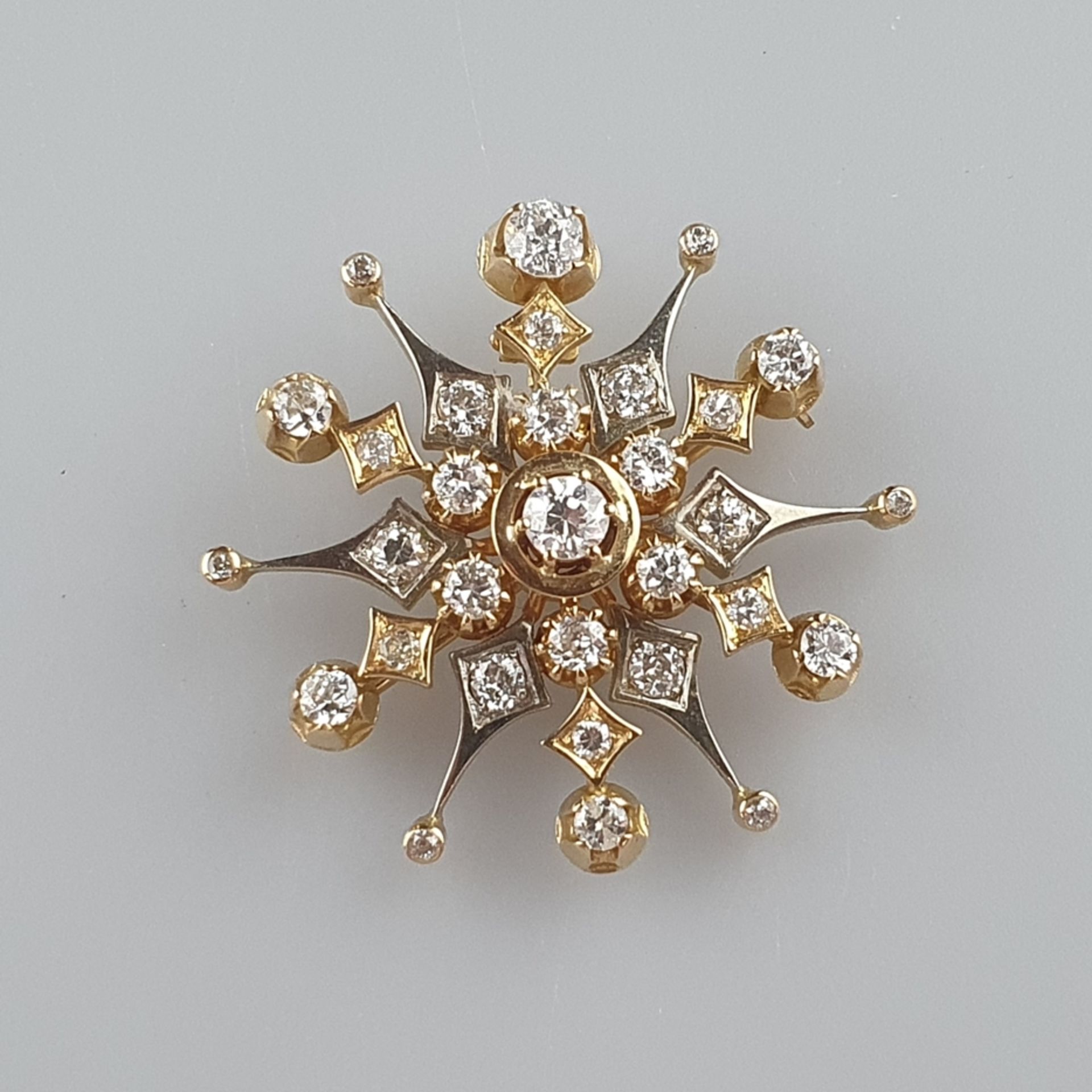 Funkelnde Sternbrosche/ Anhänger mit Diamanten - Gelb-/Weißgold 585/000 (14 K), Öse gestempelt, fil - Bild 2 aus 6