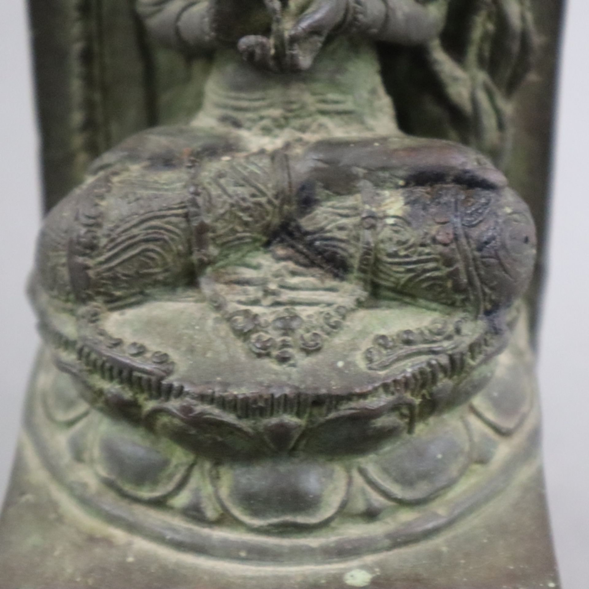 Prajnaparamita-Bodhisattva - Indonesien, Bronze, altpatiniert, Darstellung der buddhistischen Gotth - Bild 5 aus 10
