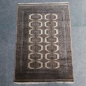 Buchara-Brücke - 20. Jh., Wolle, ornamental gemustert, ca. 184 x 126 cm, Gebrauchsspuren, Abschlüss