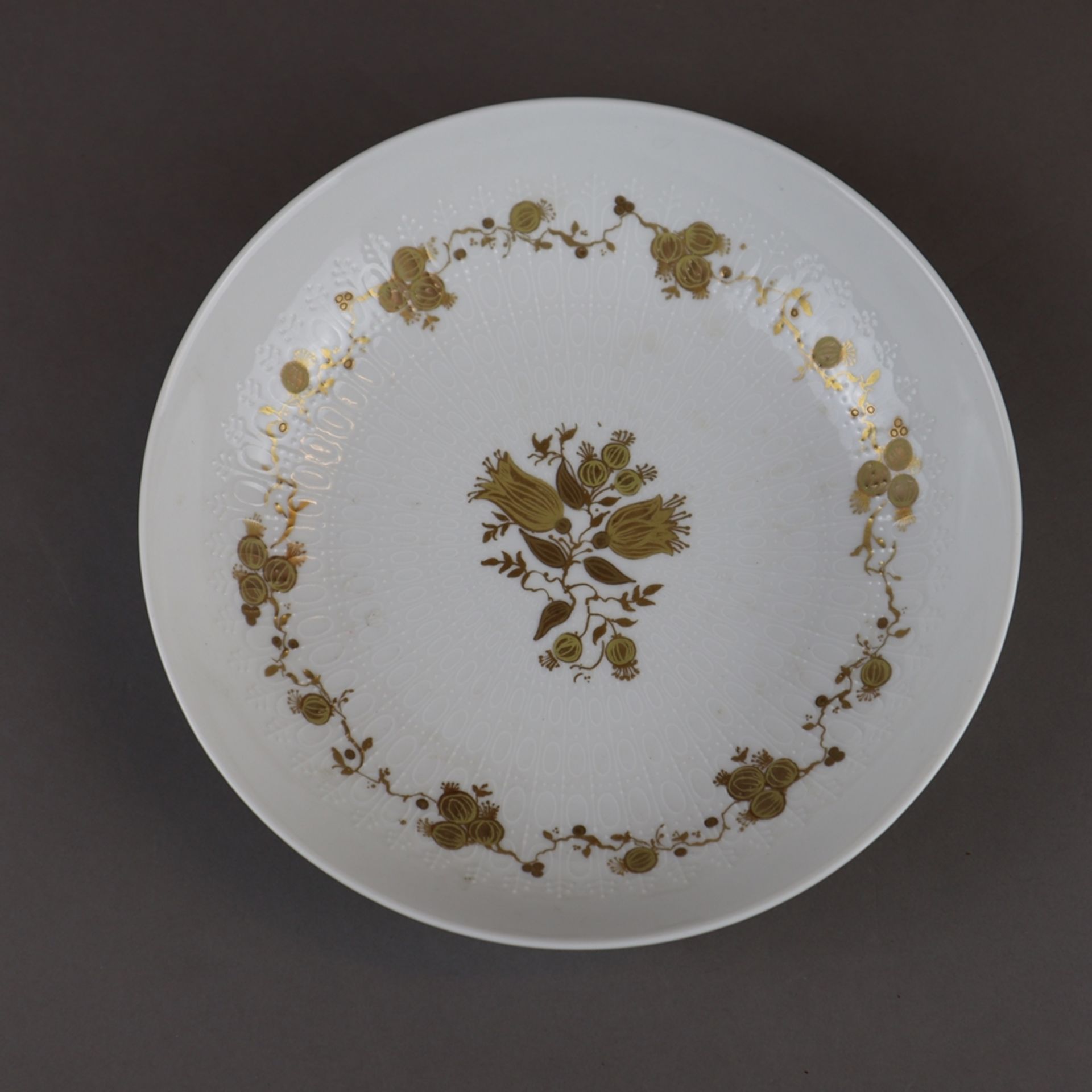 Zwei Teller Rosenthal - 20. Jh., Porzellan, 1x Form 'Romanze', mit floralem Golddekor, Entwurf von  - Bild 2 aus 12