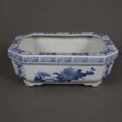 Blau-weiße Jardinière - Porzellan, China 20.Jh., oktogonale Wandung mit unterglasurblauer Staffage 