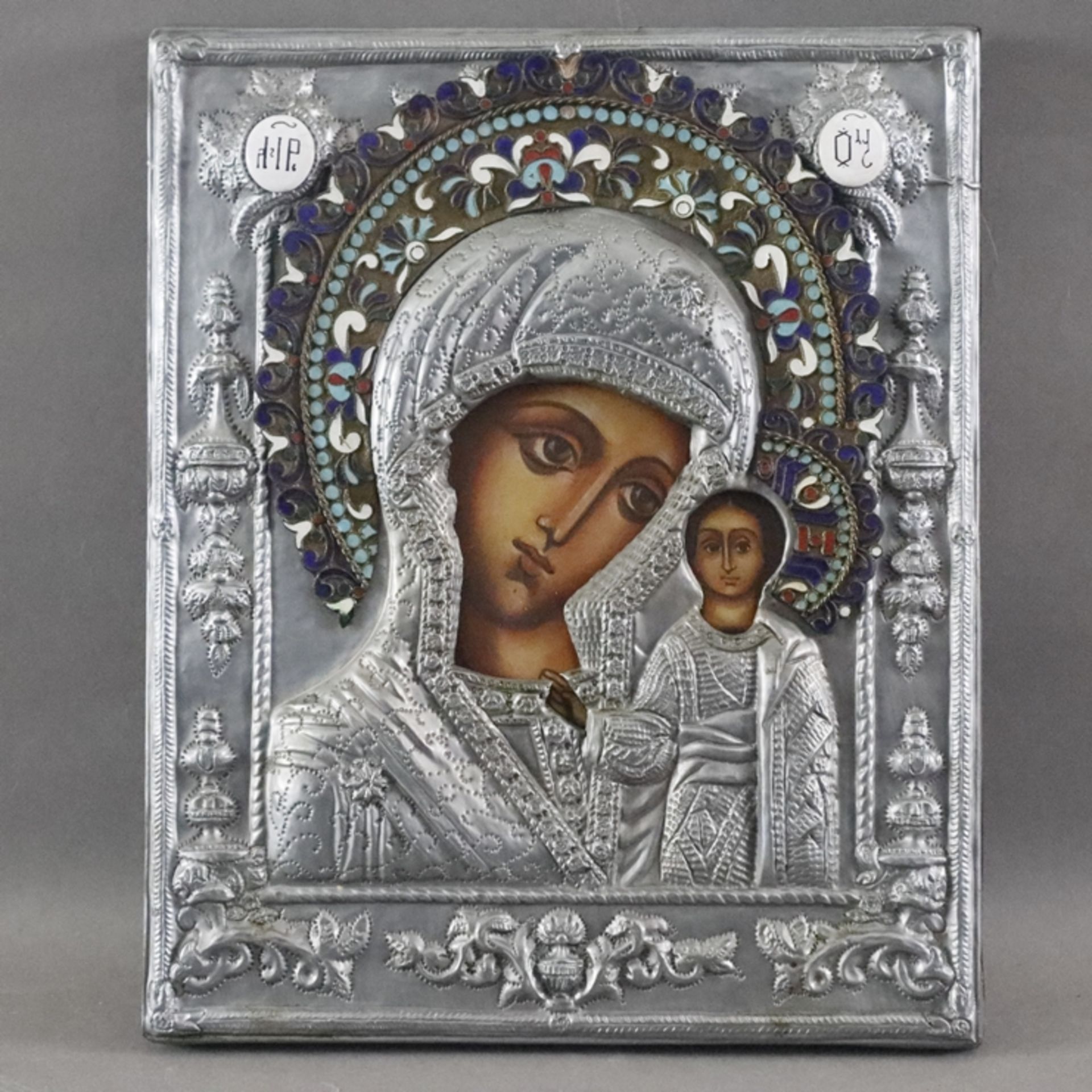 Oklad-Ikone "Gottesmutter von Kasan" (Kazanskaja) - Russland, 20. Jh., polychrome Temperamalerei au - Bild 10 aus 10